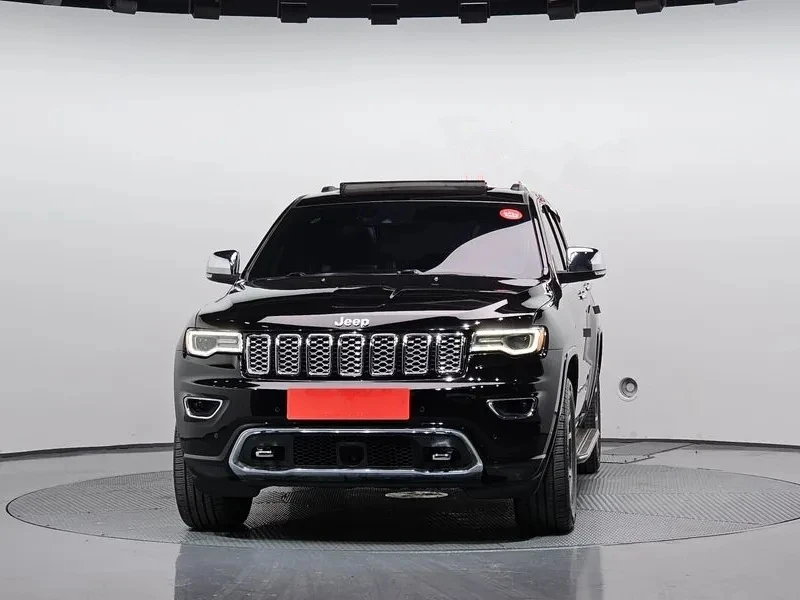 Jeep Grand cherokee ОЧАКВАН ВНОС Overland 57К км. ВИДЕО, снимка 3 - Автомобили и джипове - 54059190