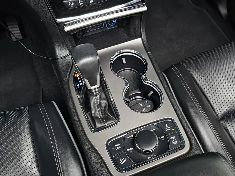 Jeep Grand cherokee ОЧАКВАН ВНОС Overland 57К км. ВИДЕО, снимка 8 - Автомобили и джипове - 54059190