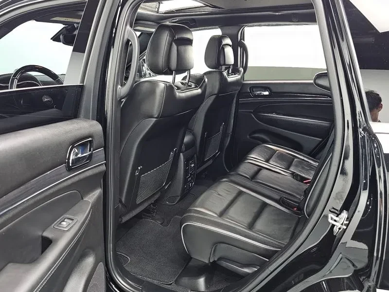 Jeep Grand cherokee ОЧАКВАН ВНОС Overland 57К км. ВИДЕО, снимка 11 - Автомобили и джипове - 54059190