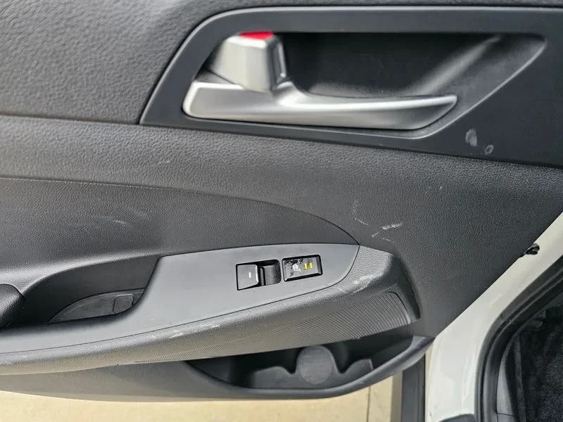 Hyundai Tucson 2.0 - САМО 30% АВАНС, снимка 10 - Автомобили и джипове - 56065932
