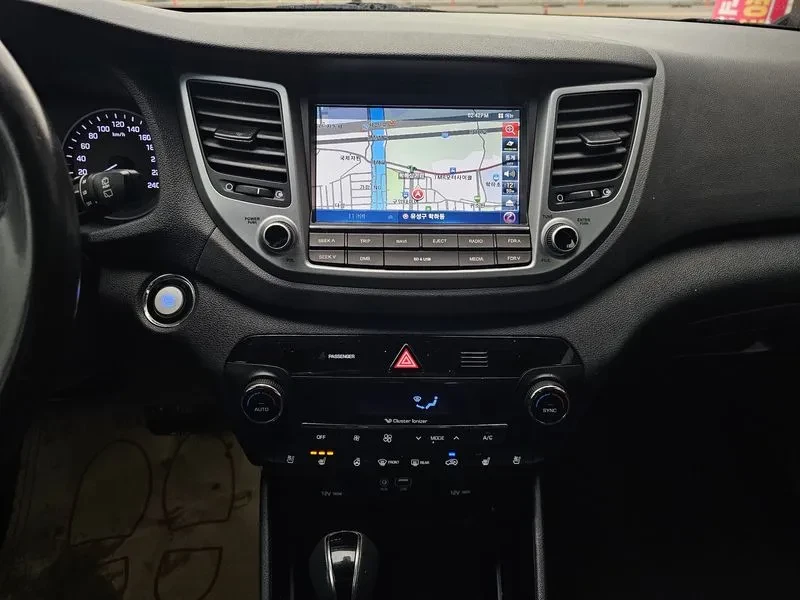 Hyundai Tucson 2.0 - САМО 30% АВАНС, снимка 16 - Автомобили и джипове - 56065932
