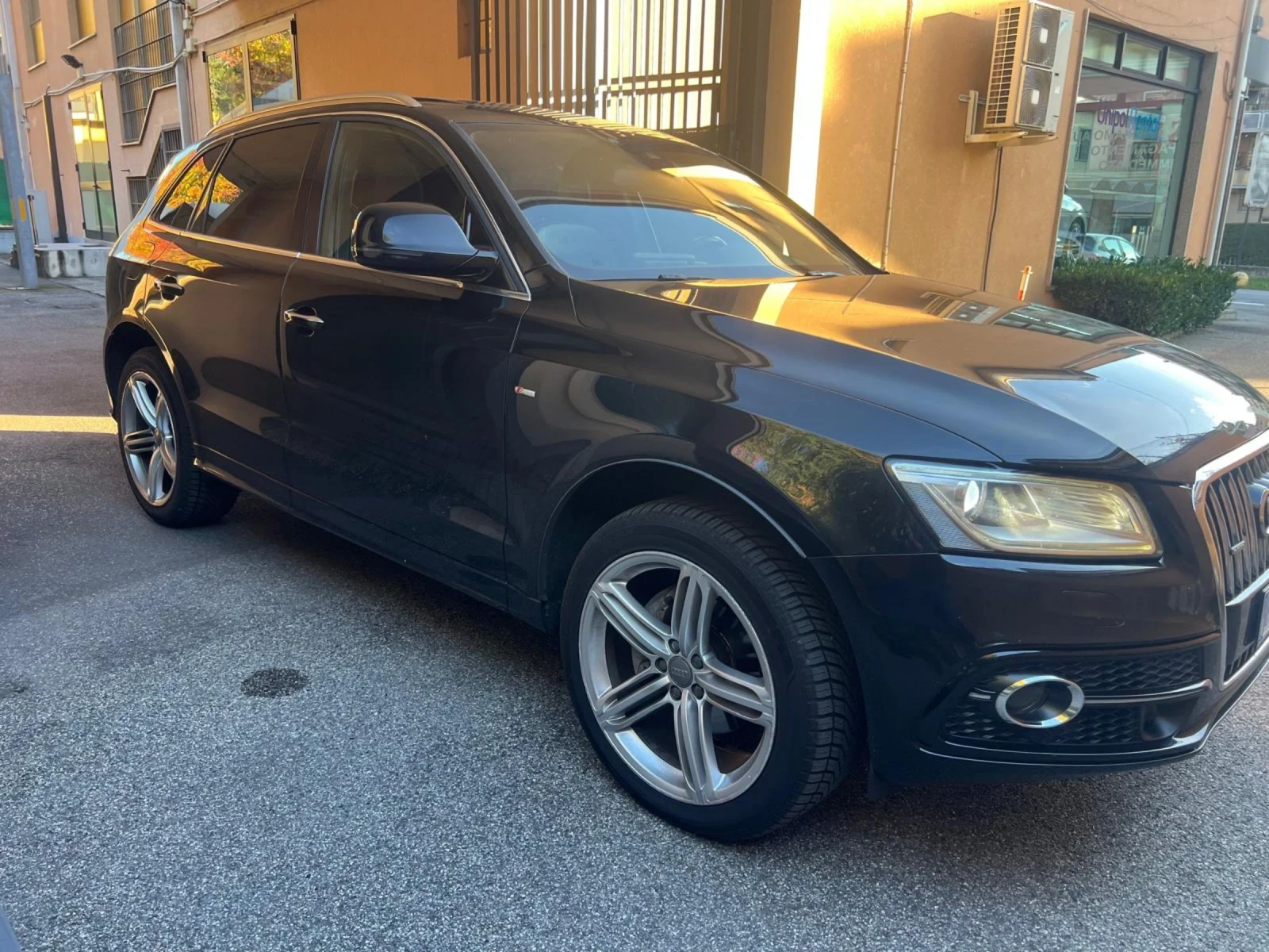 Audi Q5 2.0TDI/190КС/ОЧАКВАН ВНОС/FULL /БЕЗ ЗАБЕЛЕЖКИ - изображение 2