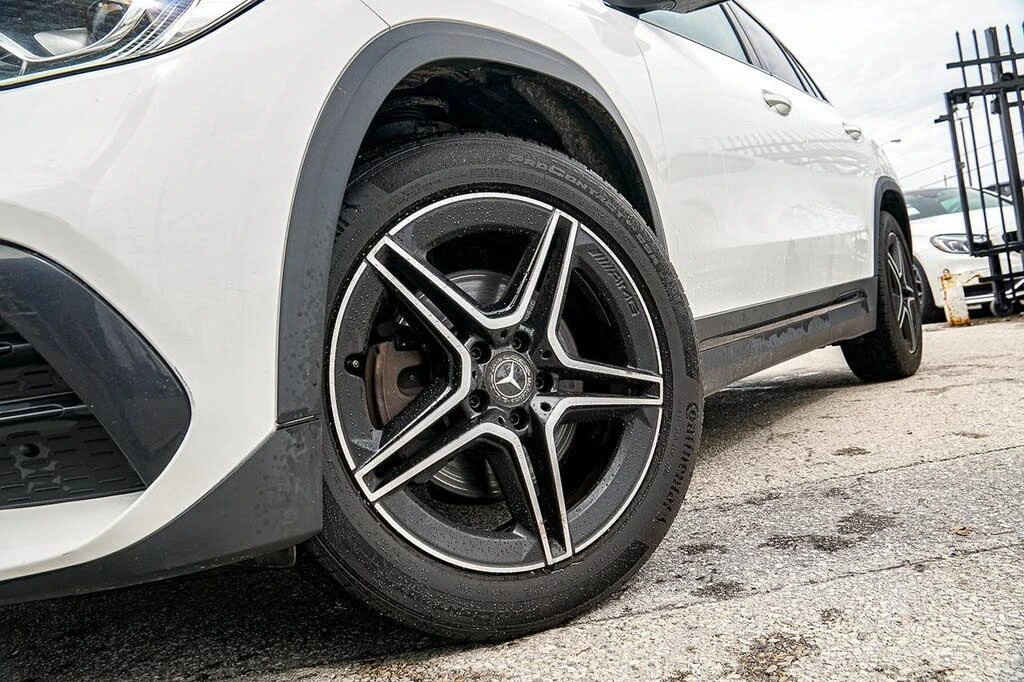 Mercedes-Benz GLA 250 4MATIC* AMG* BURMESTER* CARBON* 360 КАМЕРИ* ПАНО, снимка 5 - Автомобили и джипове - 54355773