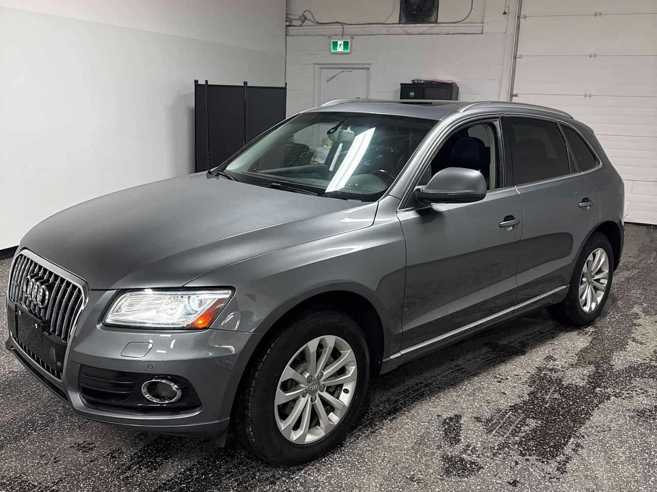 Audi Q5  2.0L Technik / КОЖА / ПАНОРАМА / ЗАДНА КАМЕРА , снимка 2 - Автомобили и джипове - 55615225