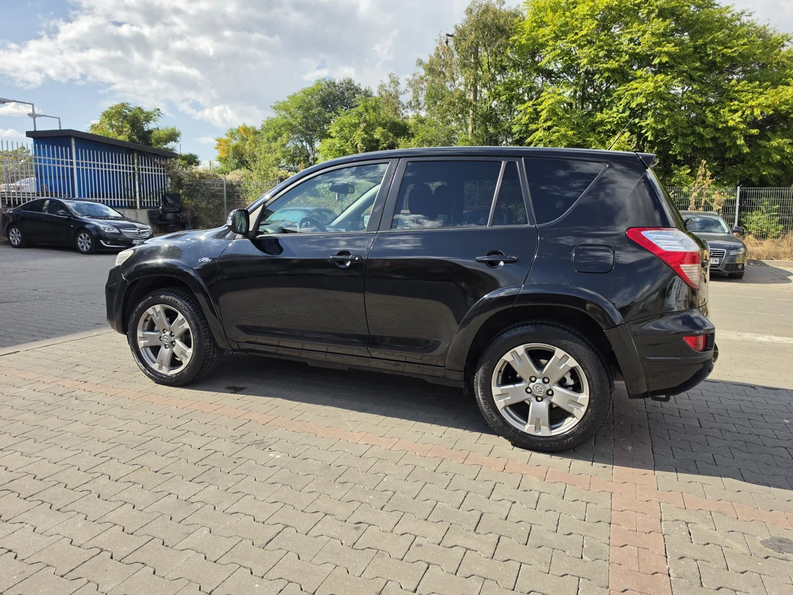 Toyota Rav4 2.2 D-CAT , снимка 2 - Автомобили и джипове - 56365297