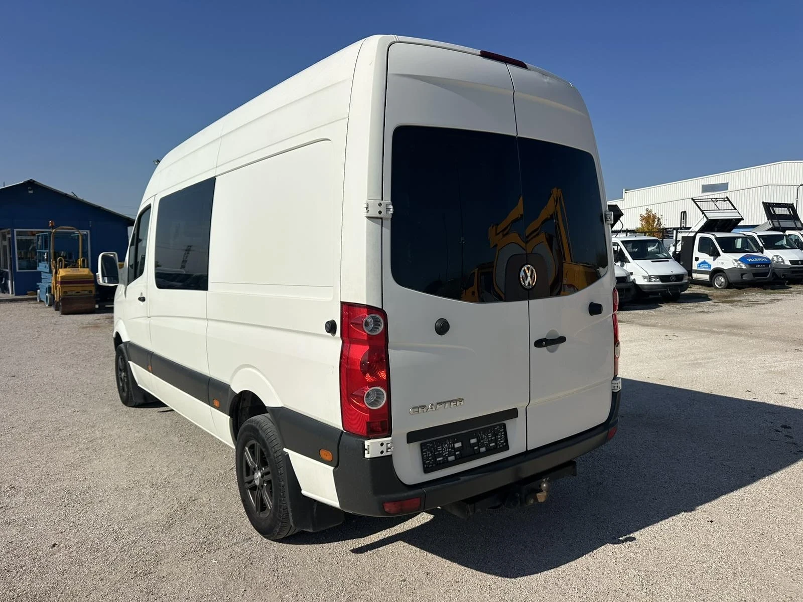 VW Crafter, снимка 3 - Бусове и автобуси - 56600960