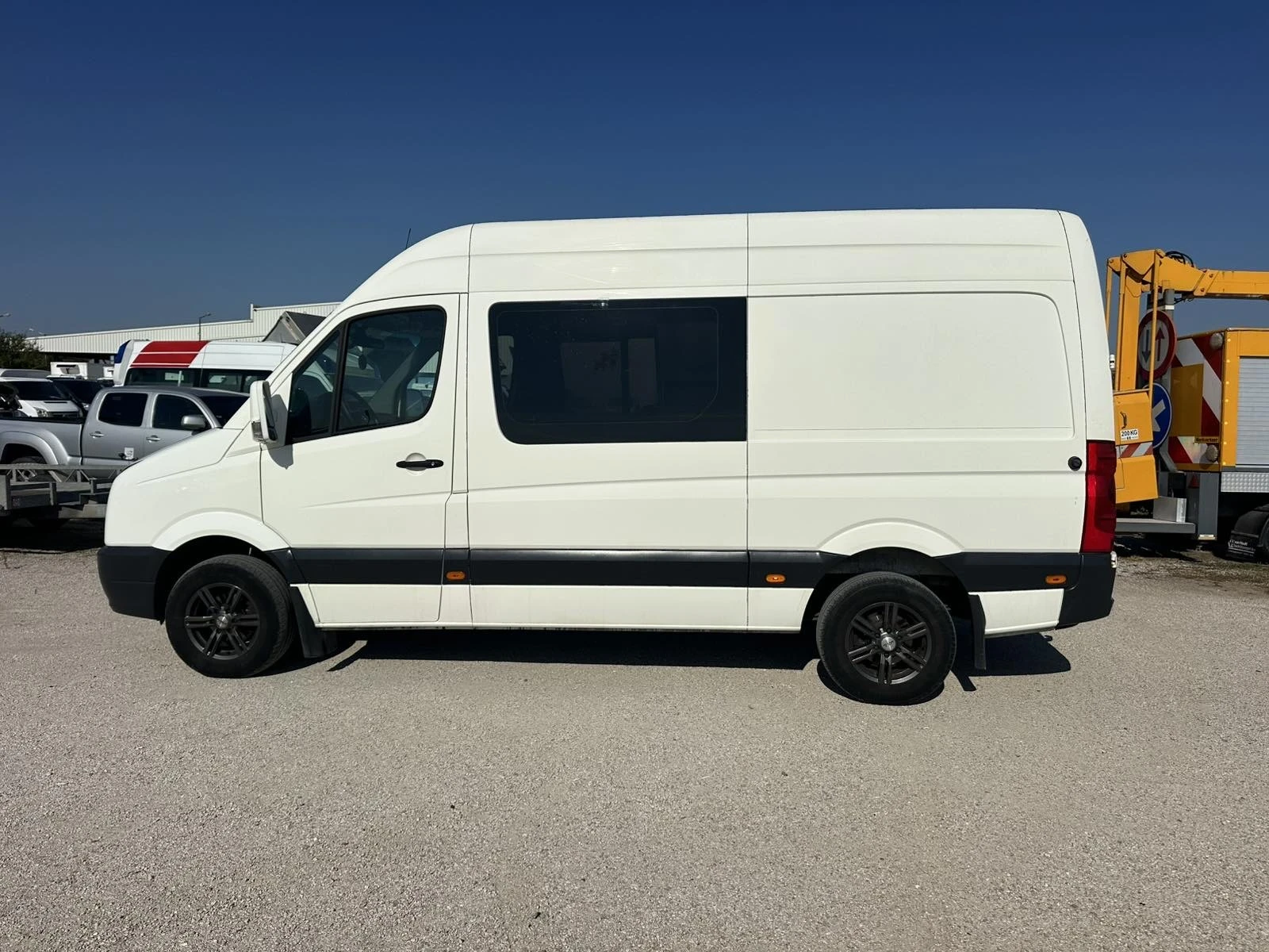 VW Crafter, снимка 5 - Бусове и автобуси - 56600960