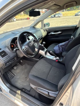 Toyota Auris - 4800 € / 9387.98 лв. - 15917555 6