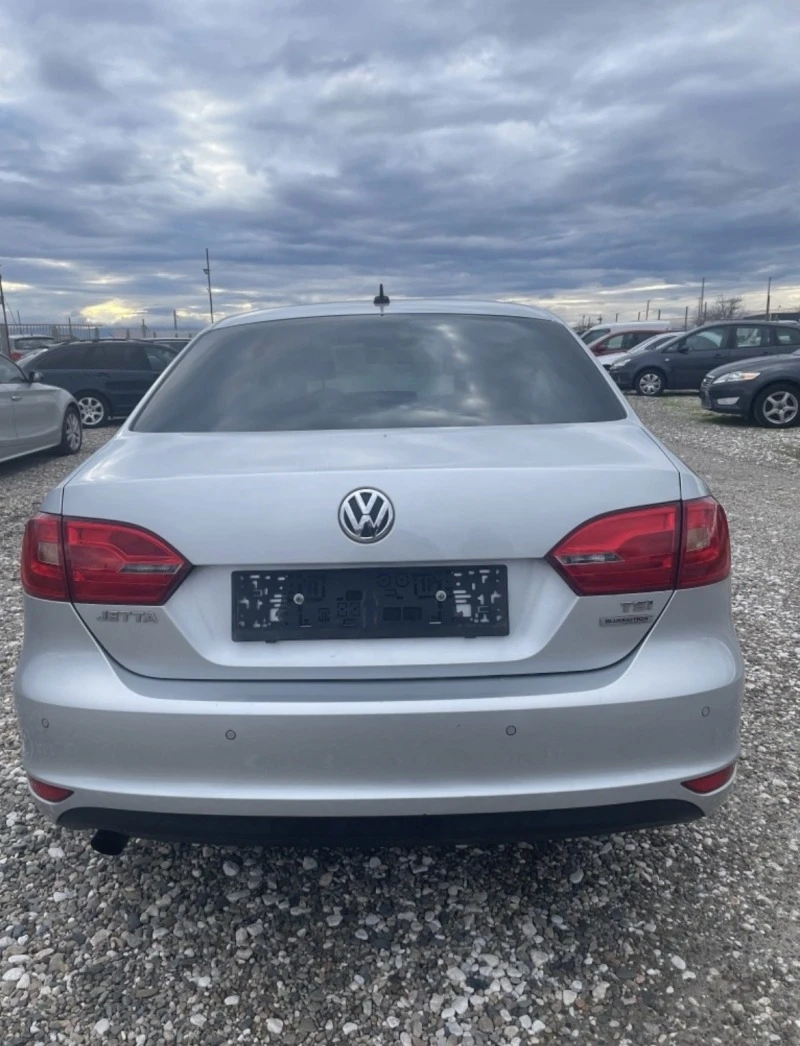 VW Jetta 1.2 NAVI 4 цилиндъра, снимка 6 - Автомобили и джипове - 45079663