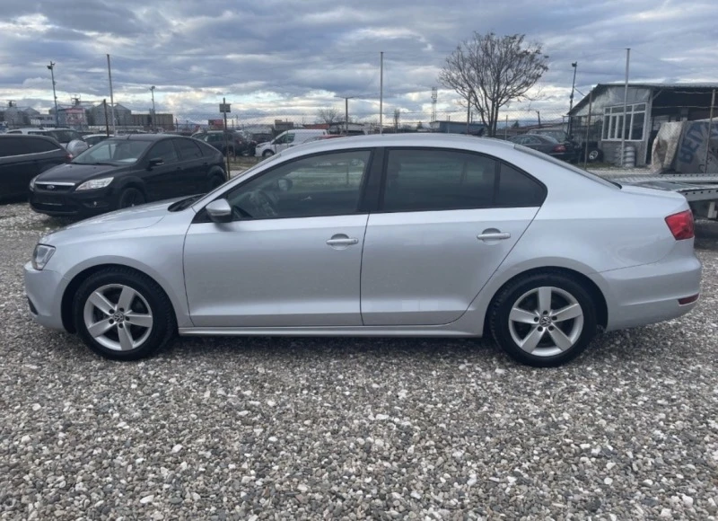 VW Jetta 1.2 NAVI 4 цилиндъра, снимка 5 - Автомобили и джипове - 45079663