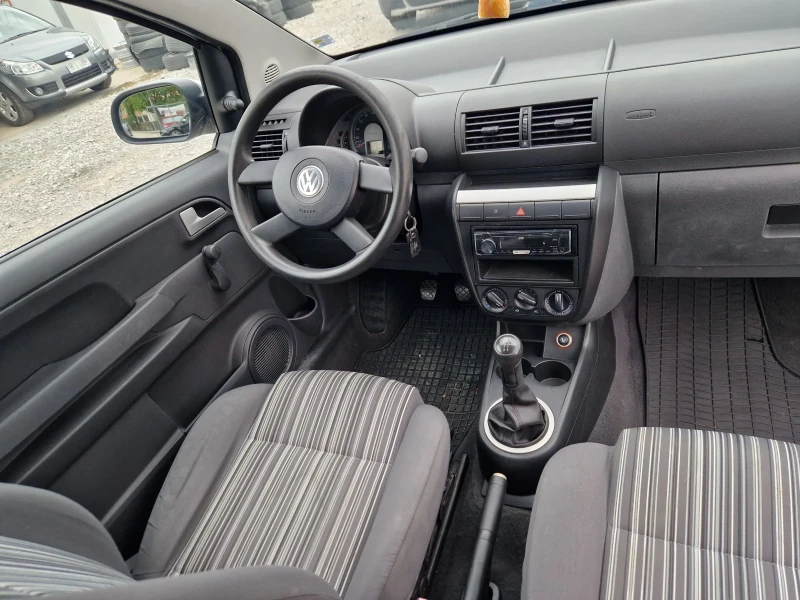 VW Fox 1.2i klima , снимка 10 - Автомобили и джипове - 47241653