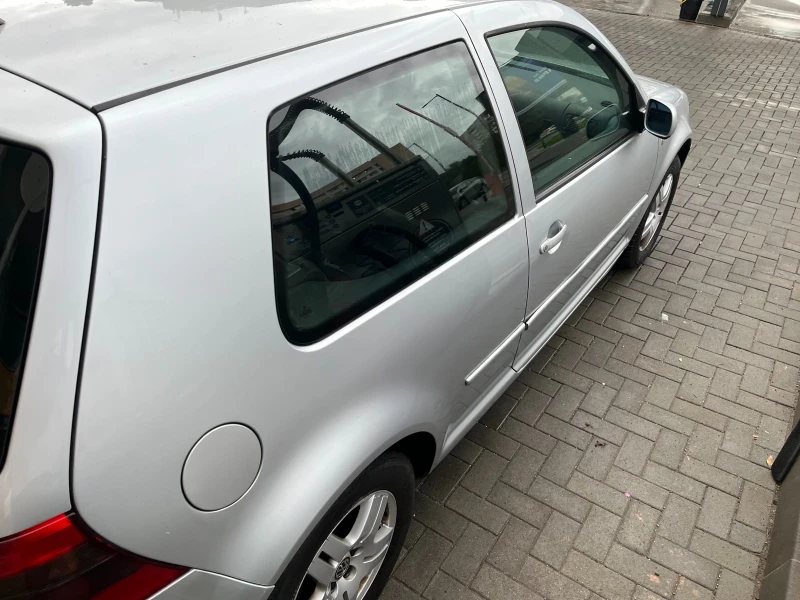 VW Golf 4 1.6 SR, снимка 8 - Автомобили и джипове - 47573058