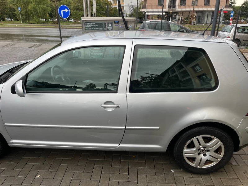 VW Golf 4 1.6 SR, снимка 3 - Автомобили и джипове - 47573058