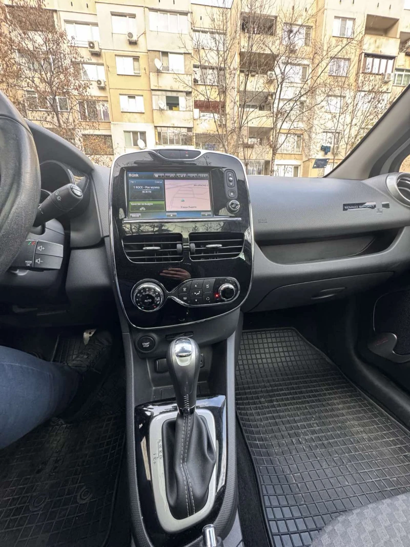 Renault Clio, снимка 6 - Автомобили и джипове - 48112014