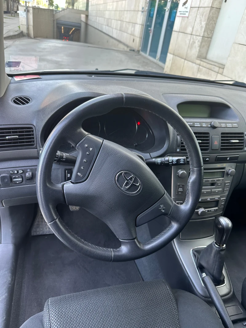 Toyota Avensis 1, 8, снимка 4 - Автомобили и джипове - 48726598