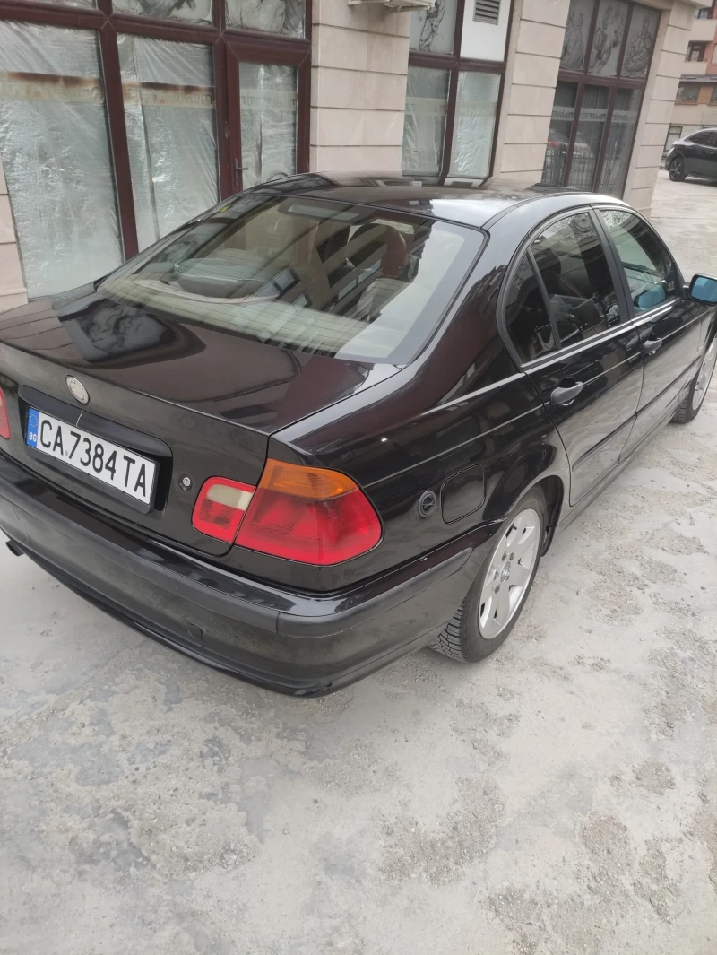 BMW 318, снимка 14 - Автомобили и джипове - 49497739