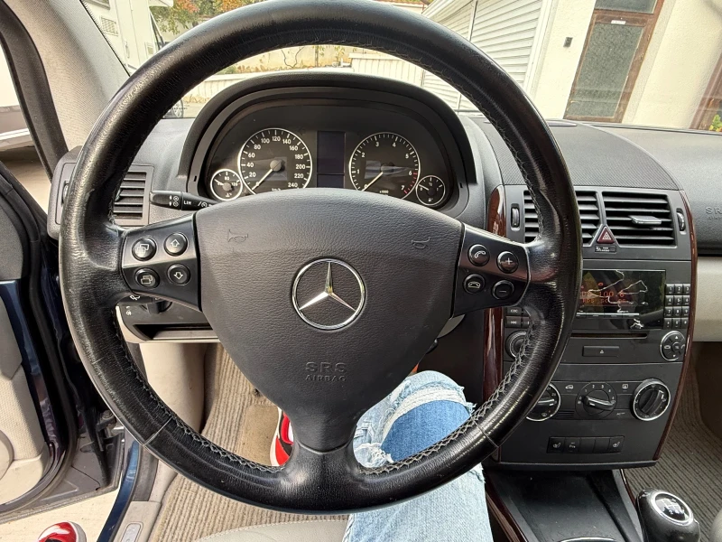 Mercedes-Benz A 170 Avantgarde* Кожа* Подгрев* Панорама* , снимка 6 - Автомобили и джипове - 52133173