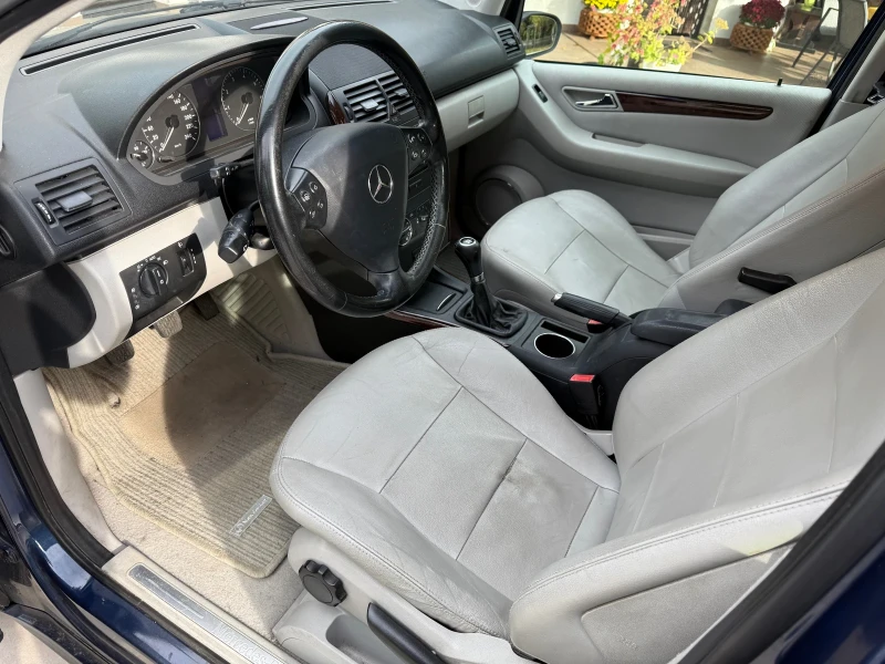 Mercedes-Benz A 170 Avantgarde* Кожа* Подгрев* Панорама* , снимка 5 - Автомобили и джипове - 52133173