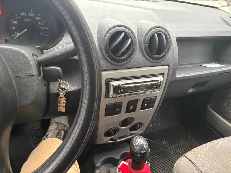 Dacia Logan, снимка 7 - Автомобили и джипове - 52672523