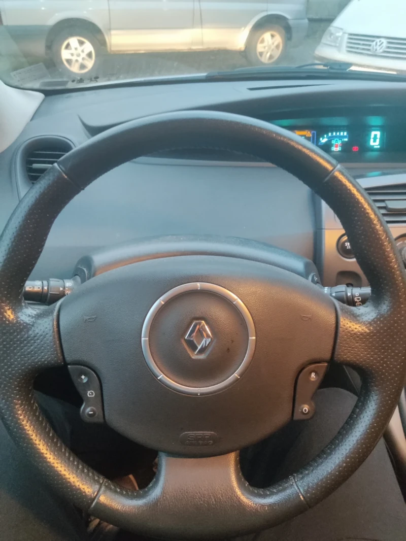 Renault Scenic 1.9, снимка 8 - Автомобили и джипове - 52846898
