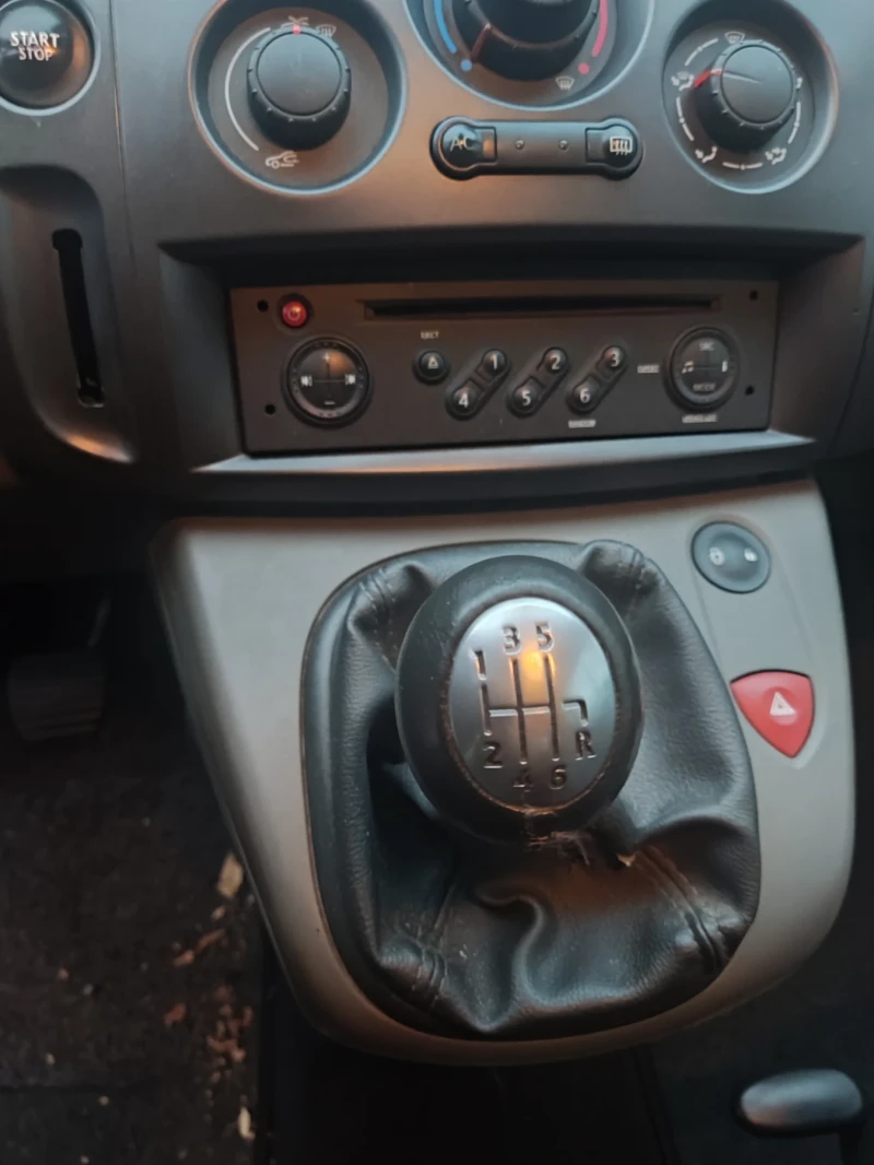Renault Scenic 1.9, снимка 7 - Автомобили и джипове - 52846898