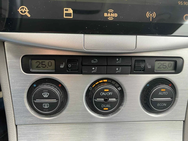 VW Passat, снимка 10 - Автомобили и джипове - 53180774