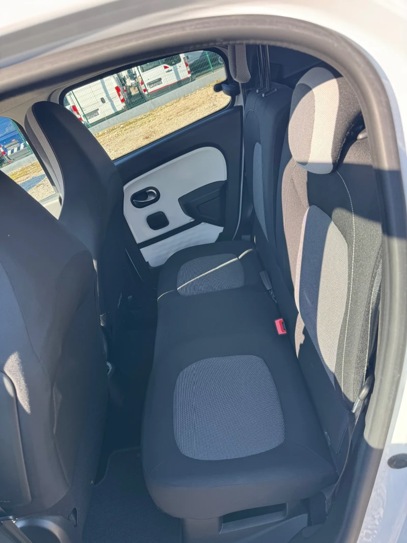 Renault Twingo 22kwh, снимка 13 - Автомобили и джипове - 53488748