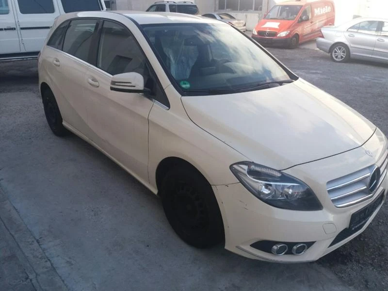 Mercedes-Benz B 180 /200CDI, снимка 1 - Автомобили и джипове - 47090916