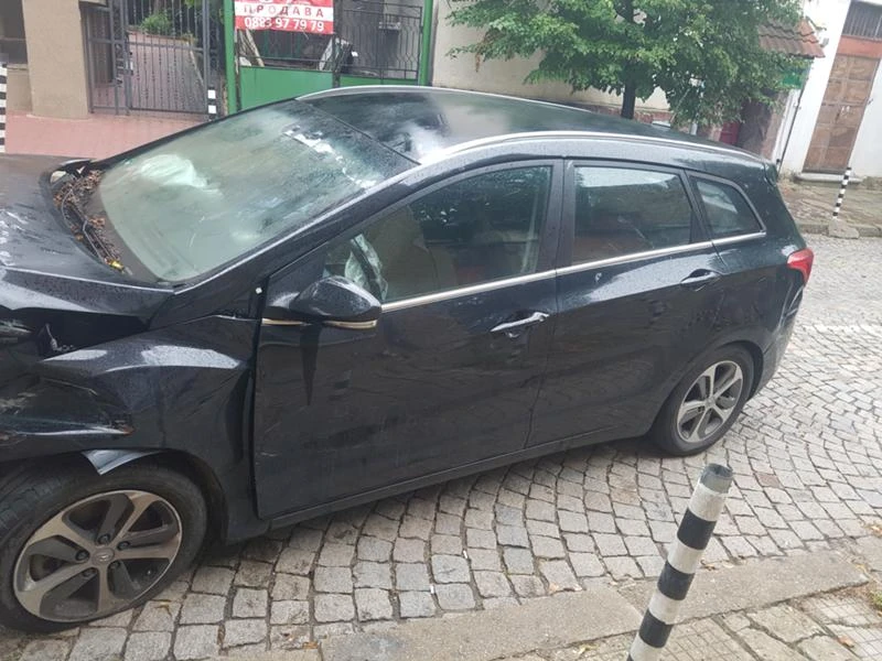 Hyundai I30 Хечбек и комби, снимка 8 - Автомобили и джипове - 47351449