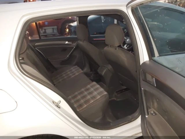 VW Golf  GTI 2.0T, снимка 13 - Автомобили и джипове - 53736663