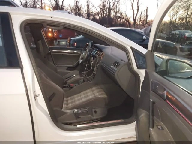 VW Golf  GTI 2.0T - изображение 9