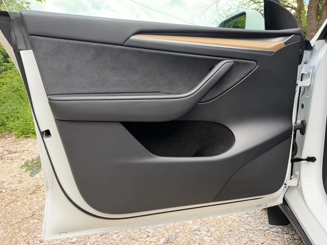 Tesla Model Y Long Range 514кс Dual Motor AWD С ФАКТУРА ПО ДДС, снимка 10 - Автомобили и джипове - 54674595