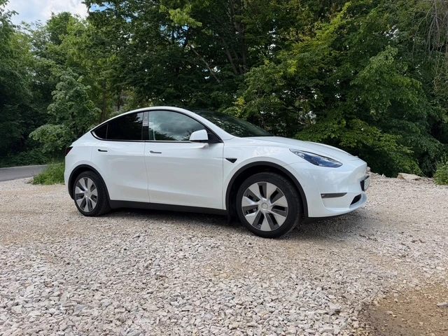 Tesla Model Y Long Range 514кс Dual Motor AWD С ФАКТУРА ПО ДДС, снимка 3 - Автомобили и джипове - 54674595