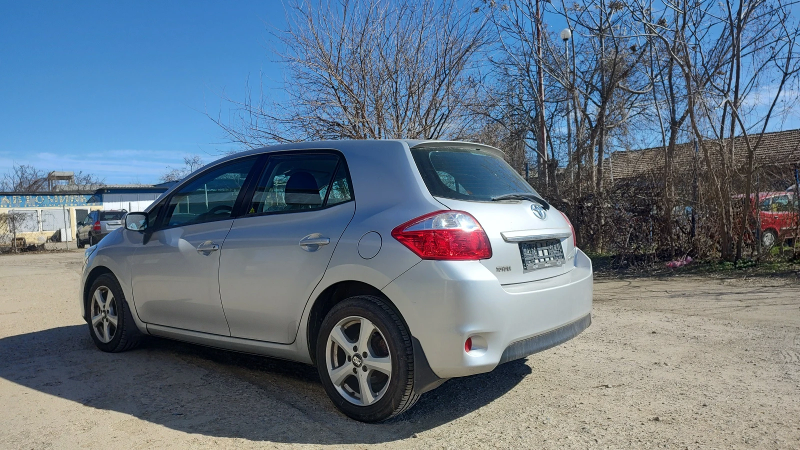 Toyota Auris  - изображение 3