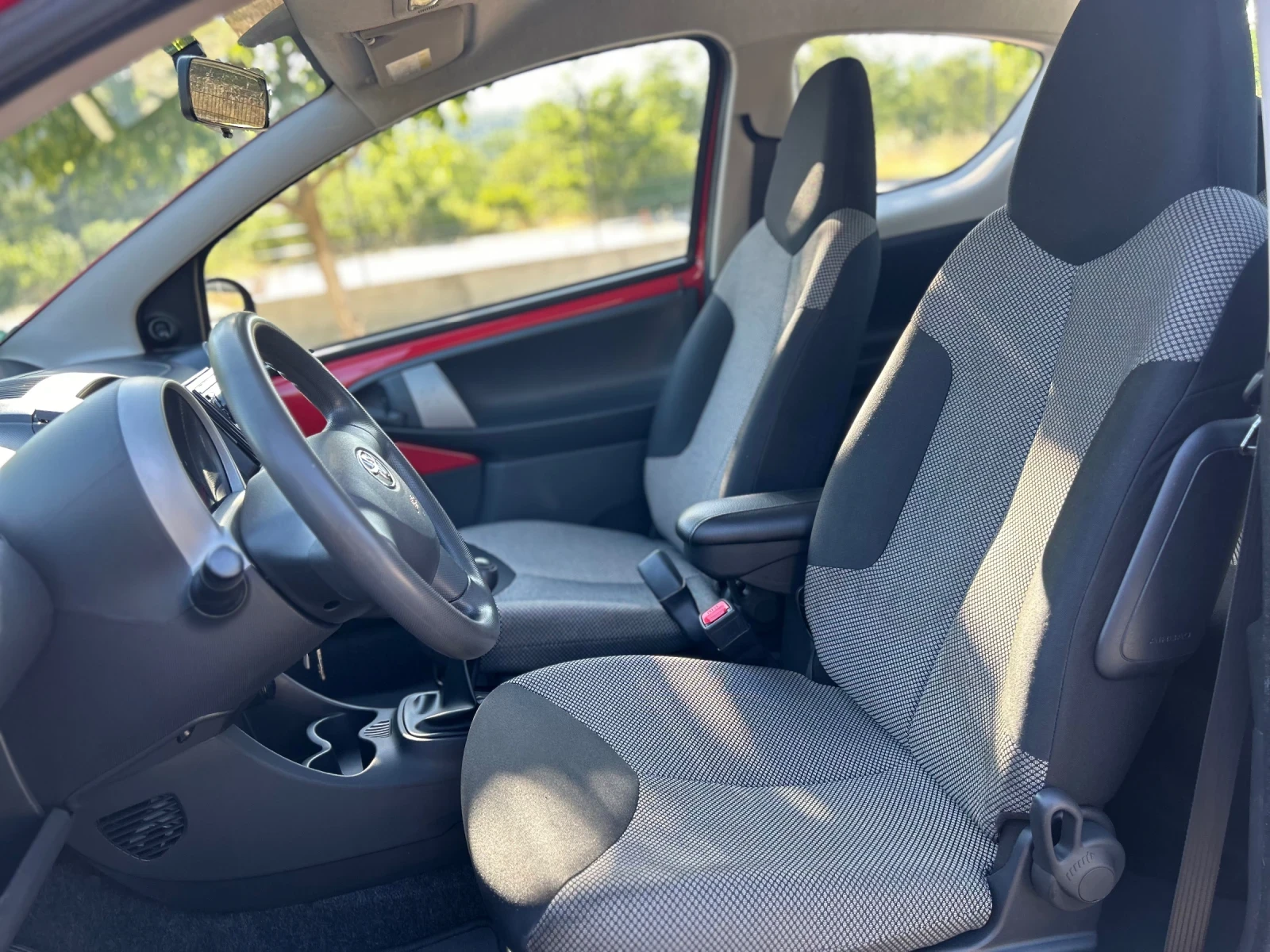 Toyota Aygo 1.0i KLIMA LED - изображение 9