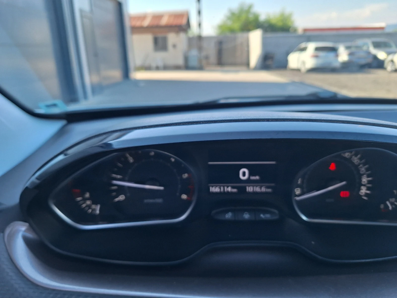 Peugeot 2008 1.4 HDI | Mobile.bg — изображение 12