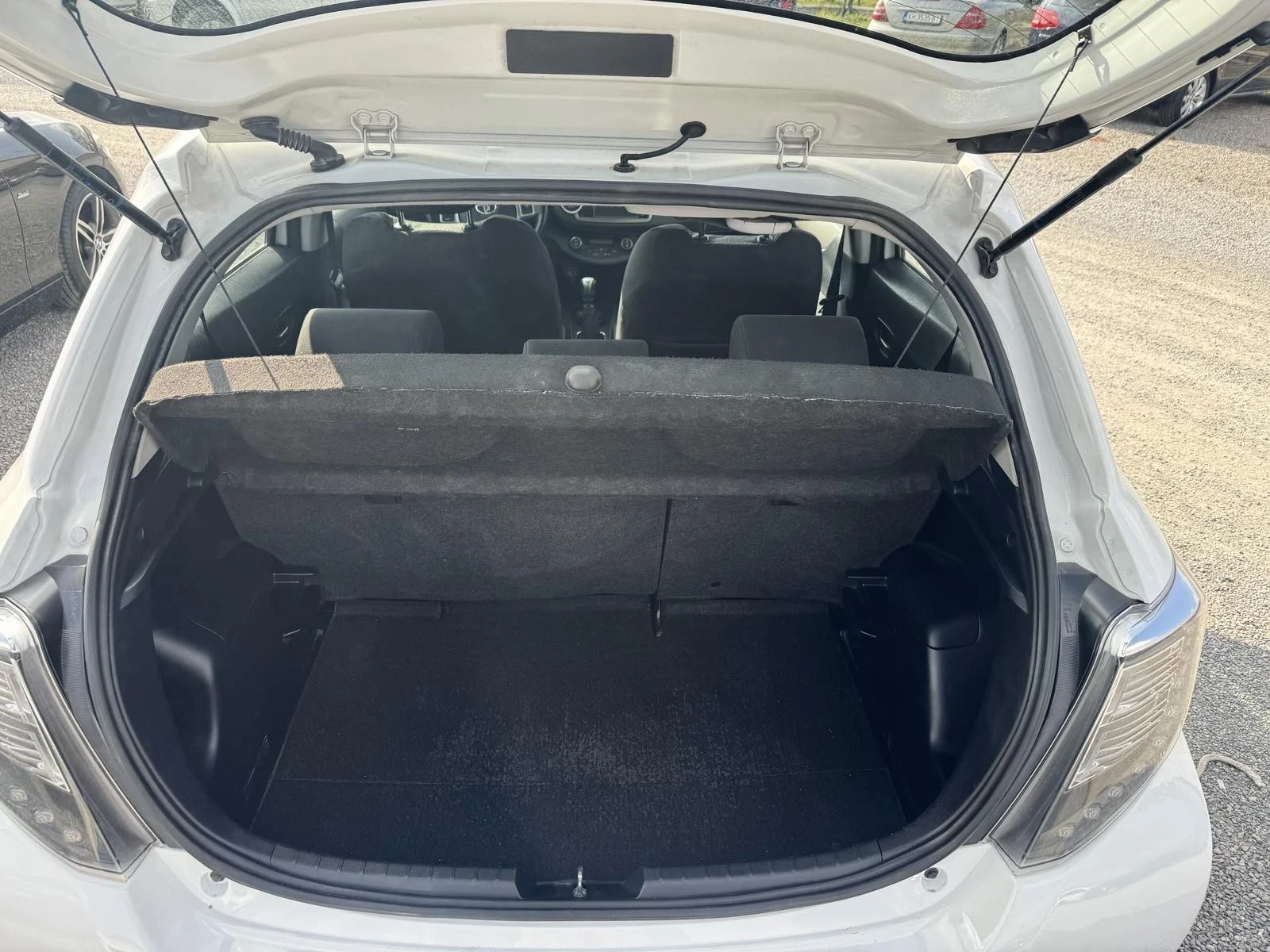 Toyota Yaris 1.4 DID 90hp | Mobile.bg — изображение 14