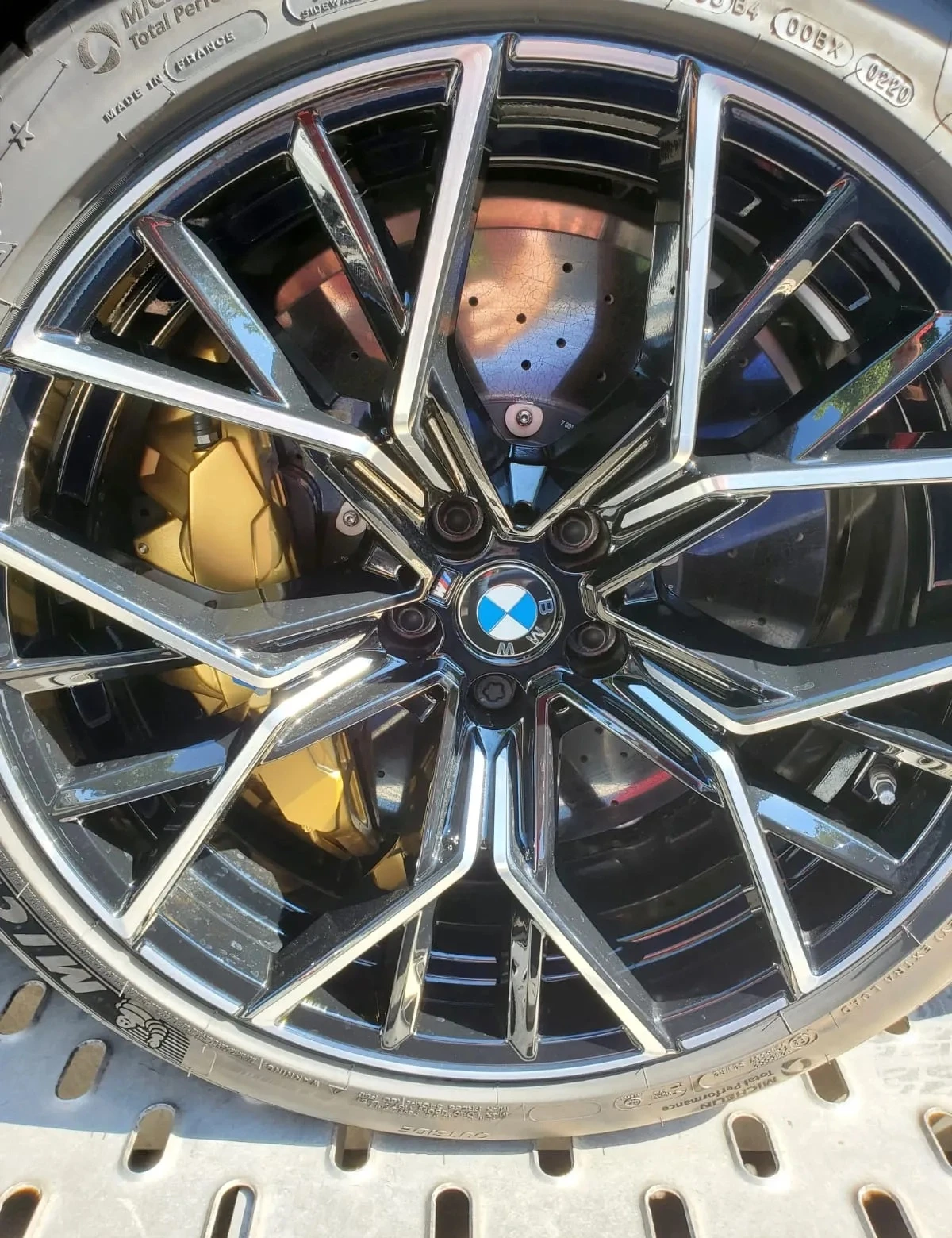 BMW M8 Competition B/W, Carbon Ceramic - изображение 8