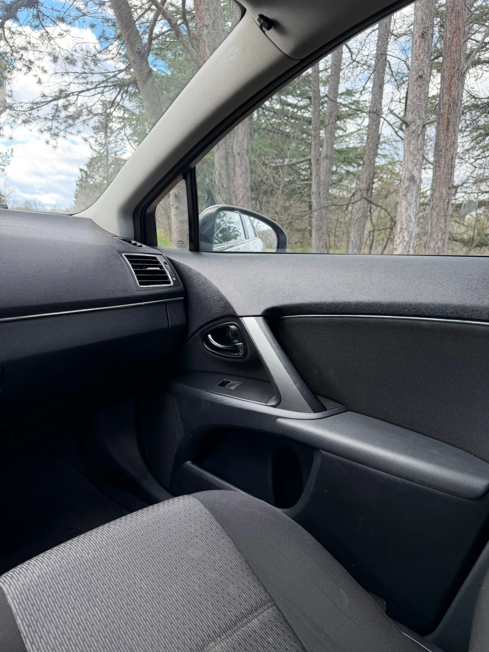 Toyota Avensis  - изображение 9