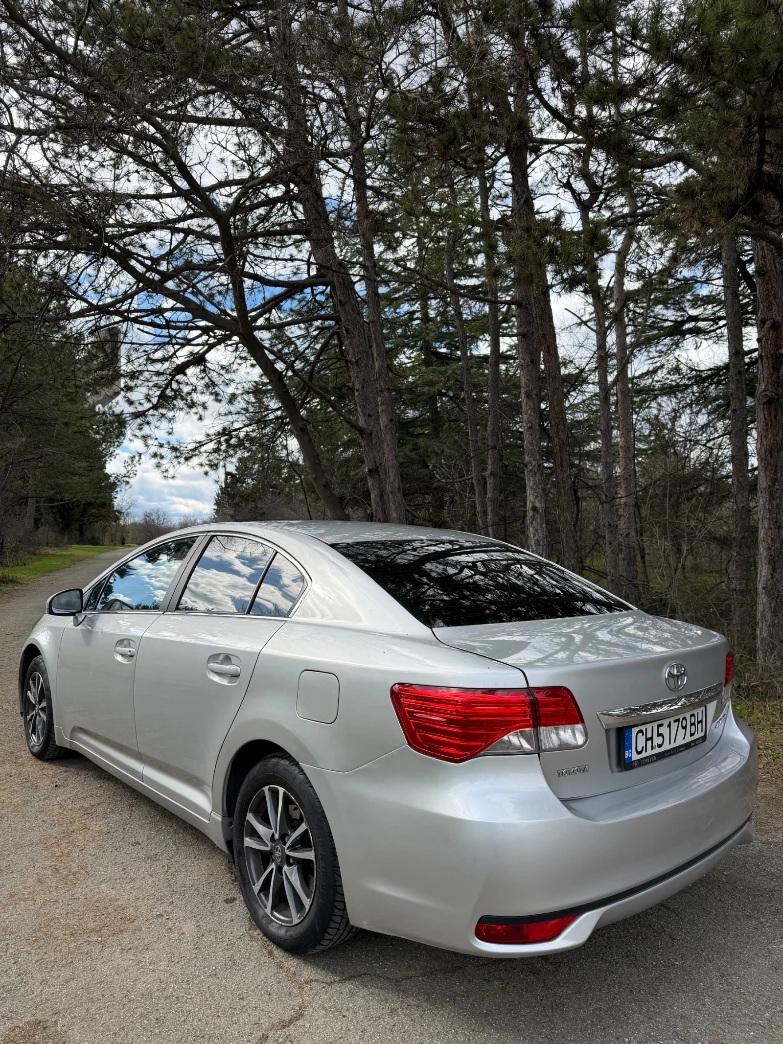 Toyota Avensis  - изображение 7