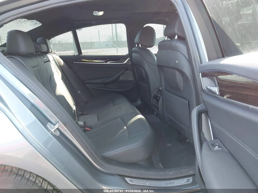 BMW 530 XDRIVE* harman/kardon* подгрев* Heads-up* KEYLESS*, снимка 8 - Автомобили и джипове - 53837556