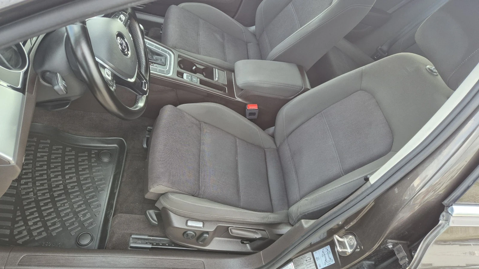 VW Passat 1.6TDI COMFORT КАМЕРА НАВИ ЛИЗИНГ ВИДЕО , снимка 11 - Автомобили и джипове - 54092757