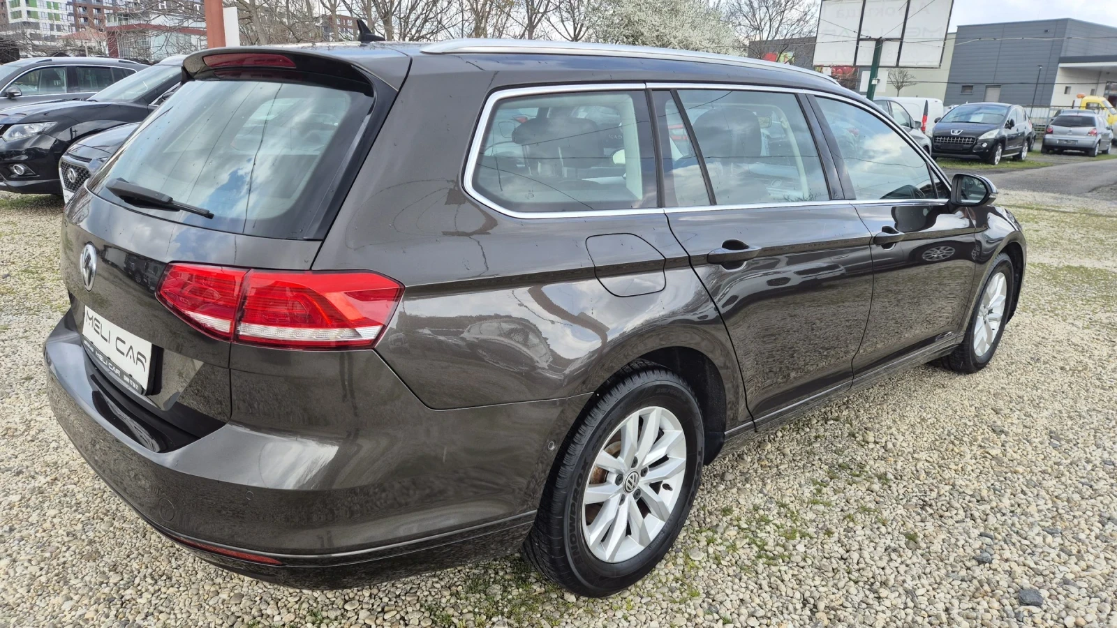 VW Passat 1.6TDI COMFORT КАМЕРА НАВИ ЛИЗИНГ ВИДЕО , снимка 4 - Автомобили и джипове - 54092757