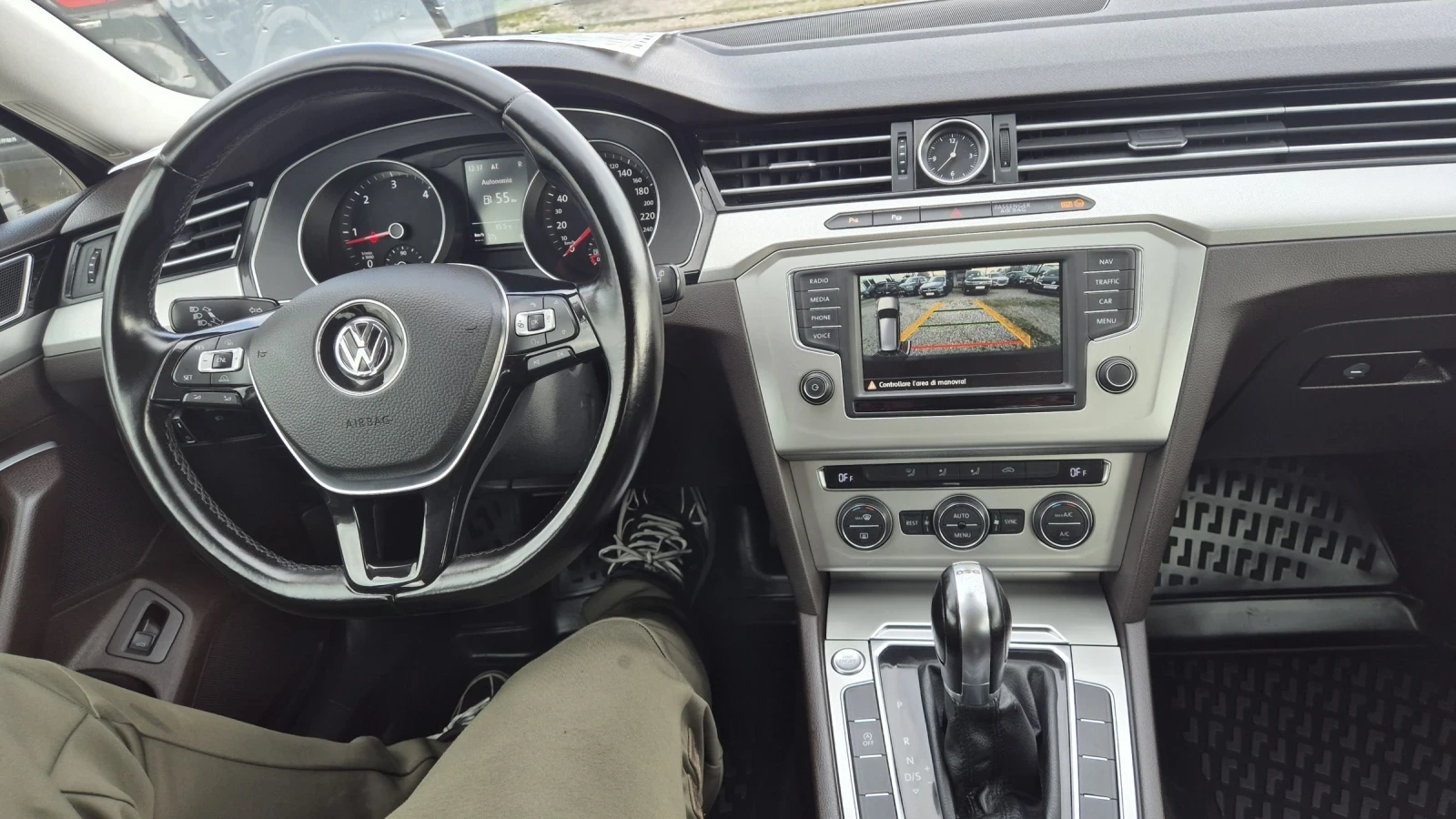 VW Passat 1.6TDI COMFORT КАМЕРА НАВИ ЛИЗИНГ ВИДЕО , снимка 14 - Автомобили и джипове - 54092757