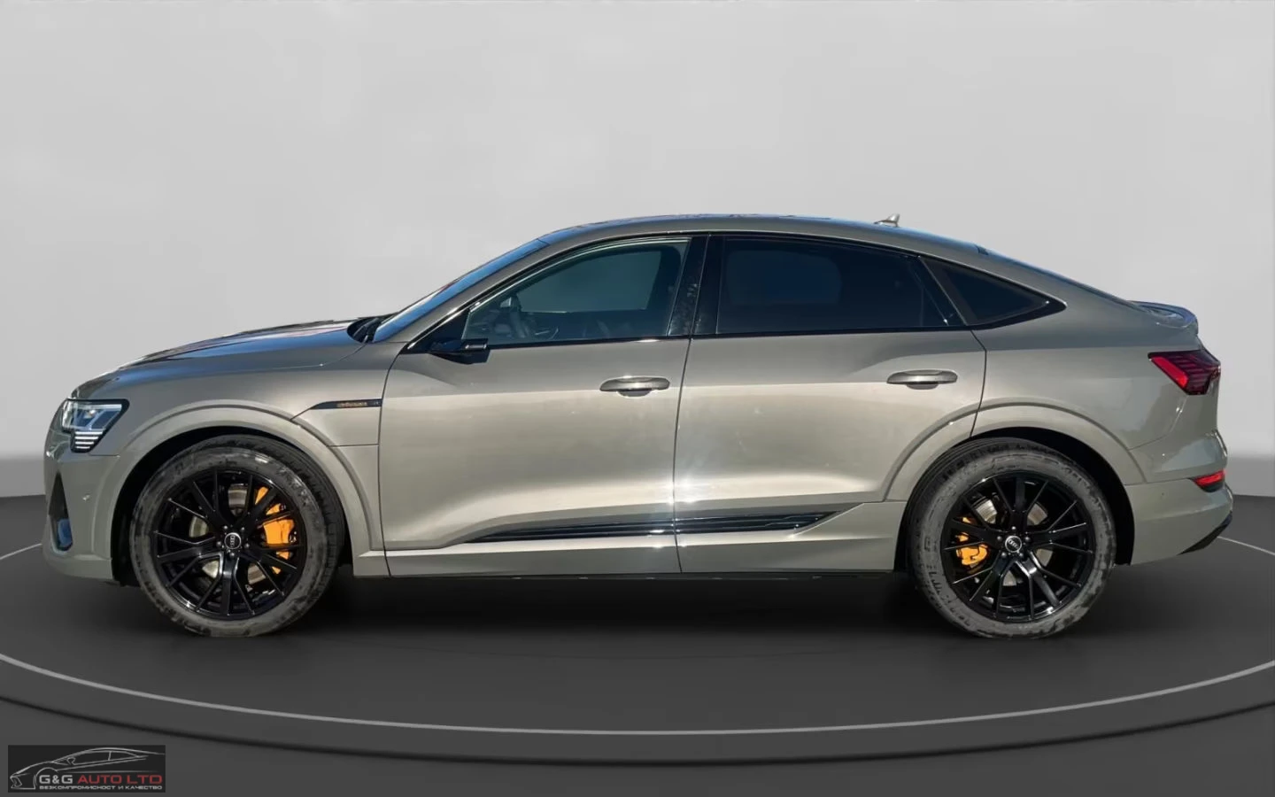 Audi E-Tron 55 SPORTBACK/408HP/S-LINE/PANO/360/HUD/148q, снимка 3 - Автомобили и джипове - 54145534