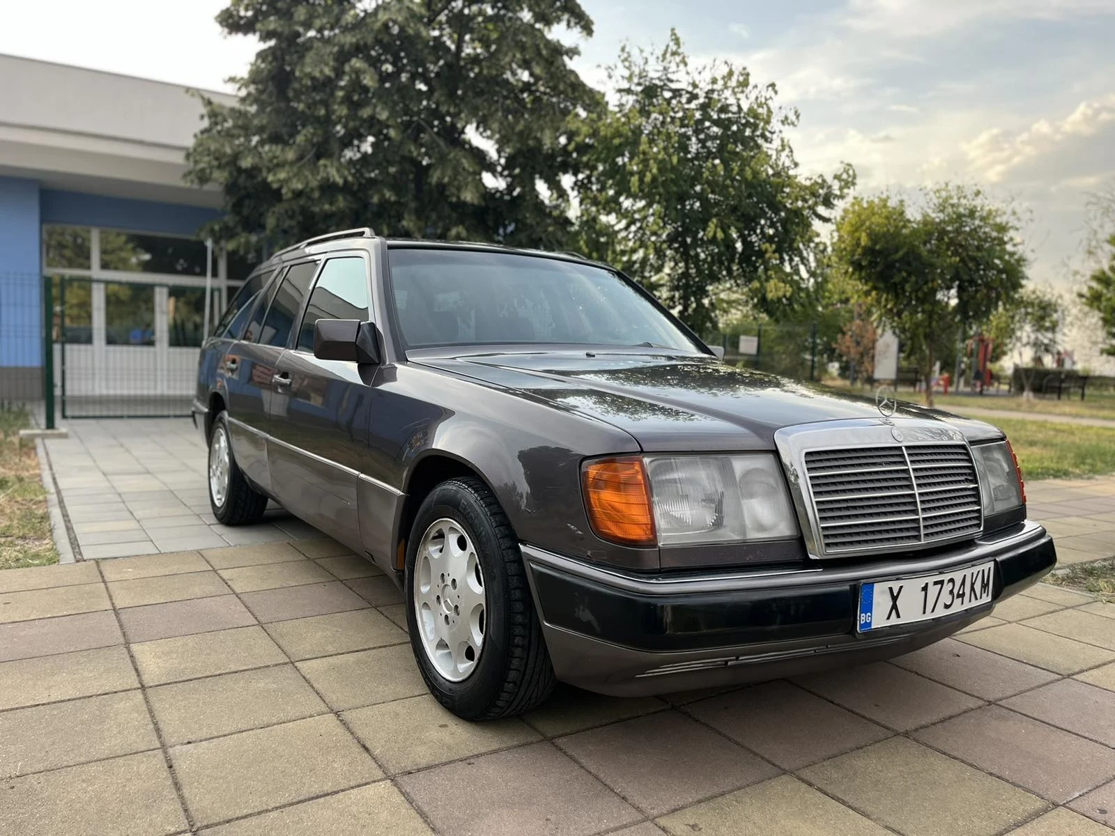 Mercedes-Benz 124 2.5D