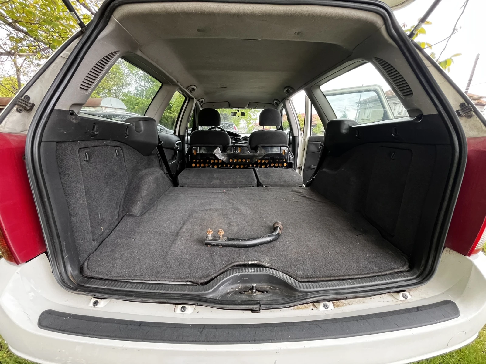Ford Focus 1.8 TDDI КЛИМА, снимка 12 - Автомобили и джипове - 54388477