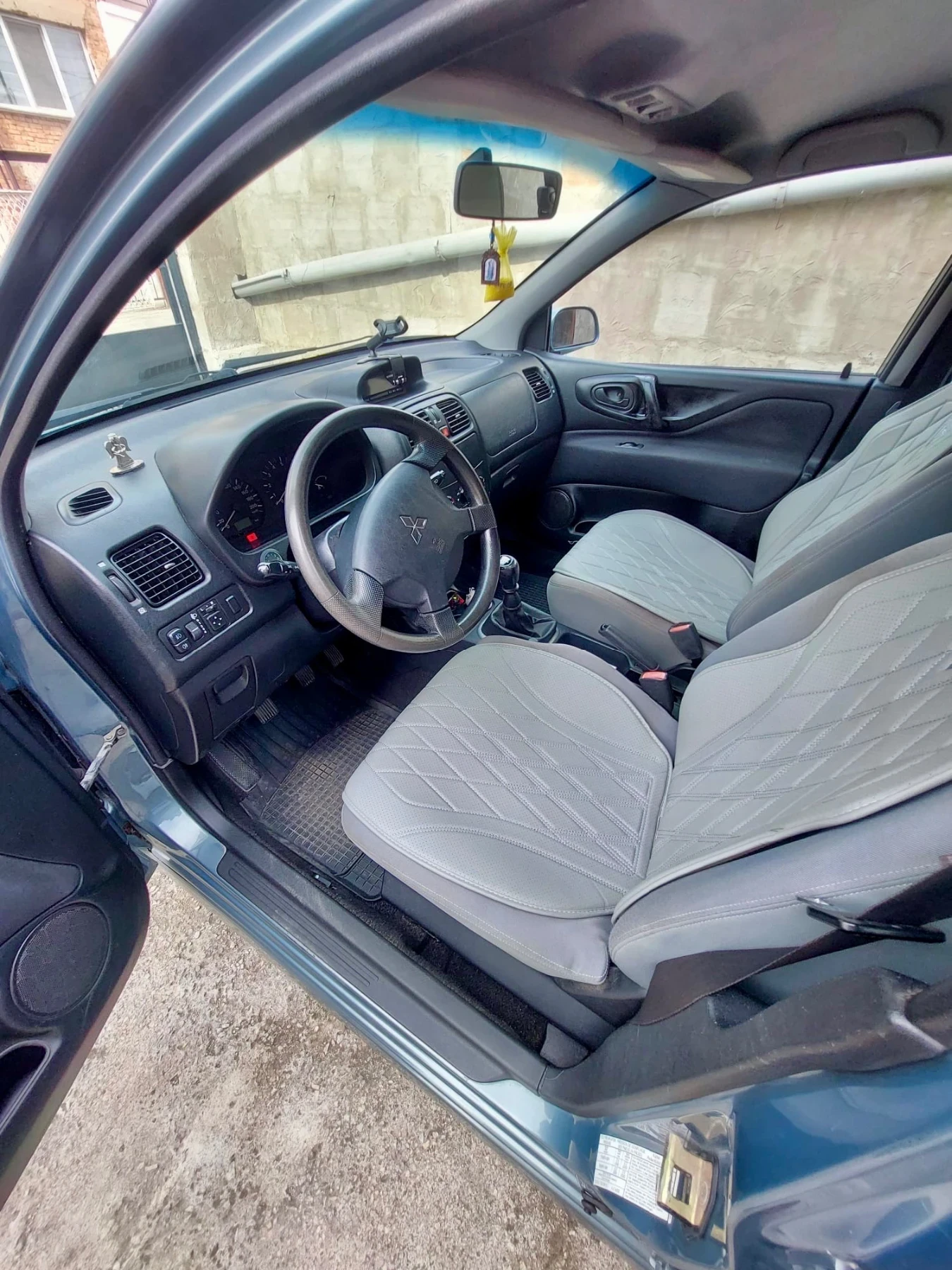 Mitsubishi Space star 1.6 96кс Перфектен, снимка 6 - Автомобили и джипове - 54429945