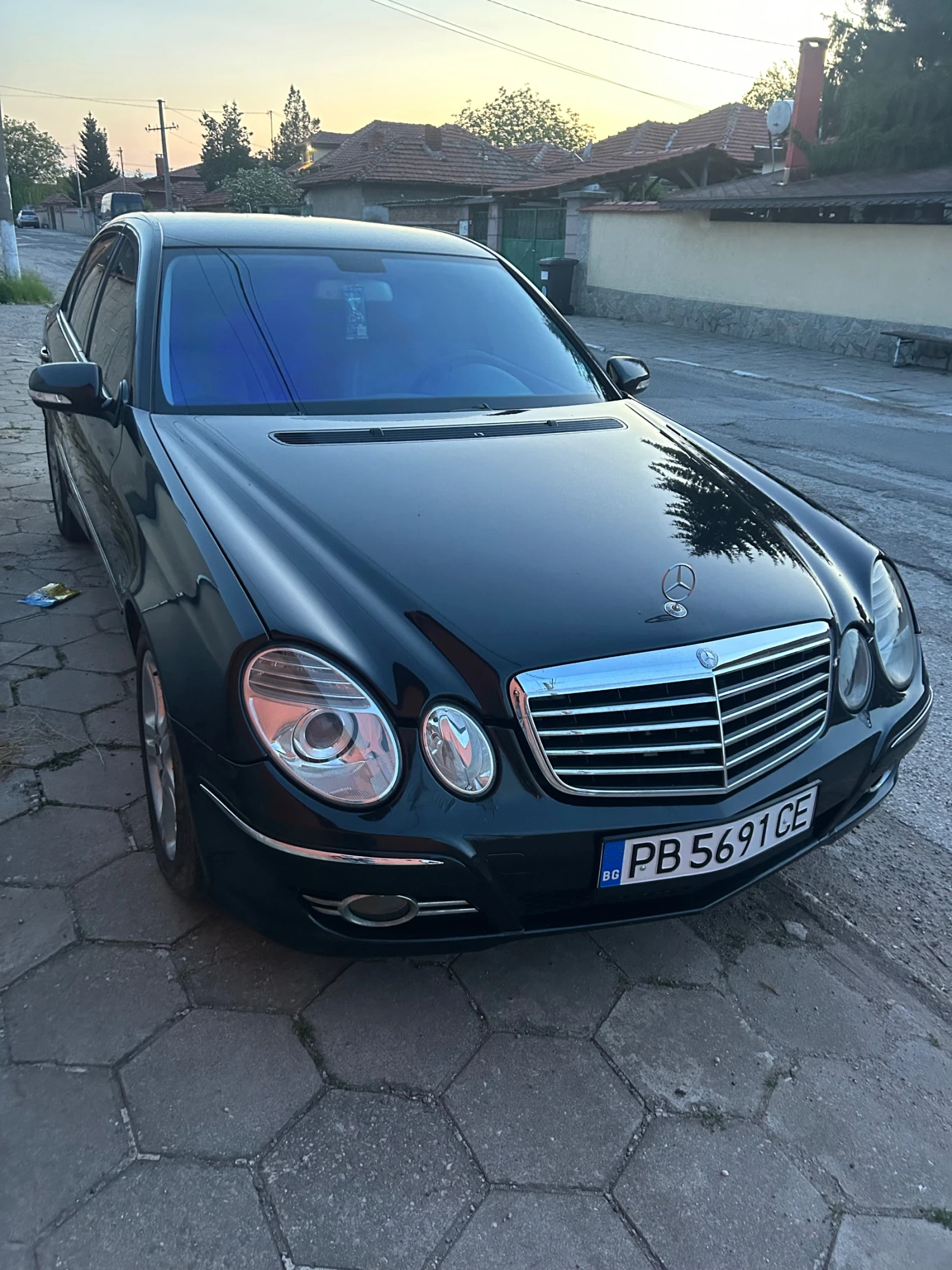 Mercedes-Benz E 280