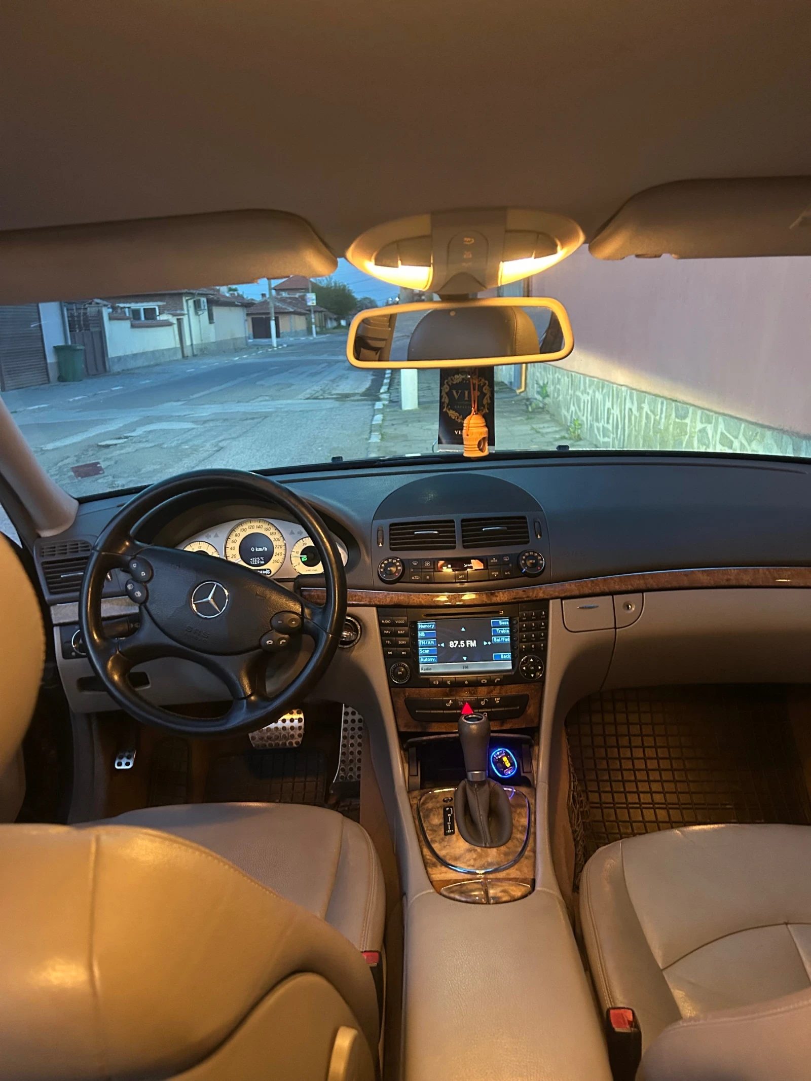 Mercedes-Benz E 280, снимка 8 - Автомобили и джипове - 54455483